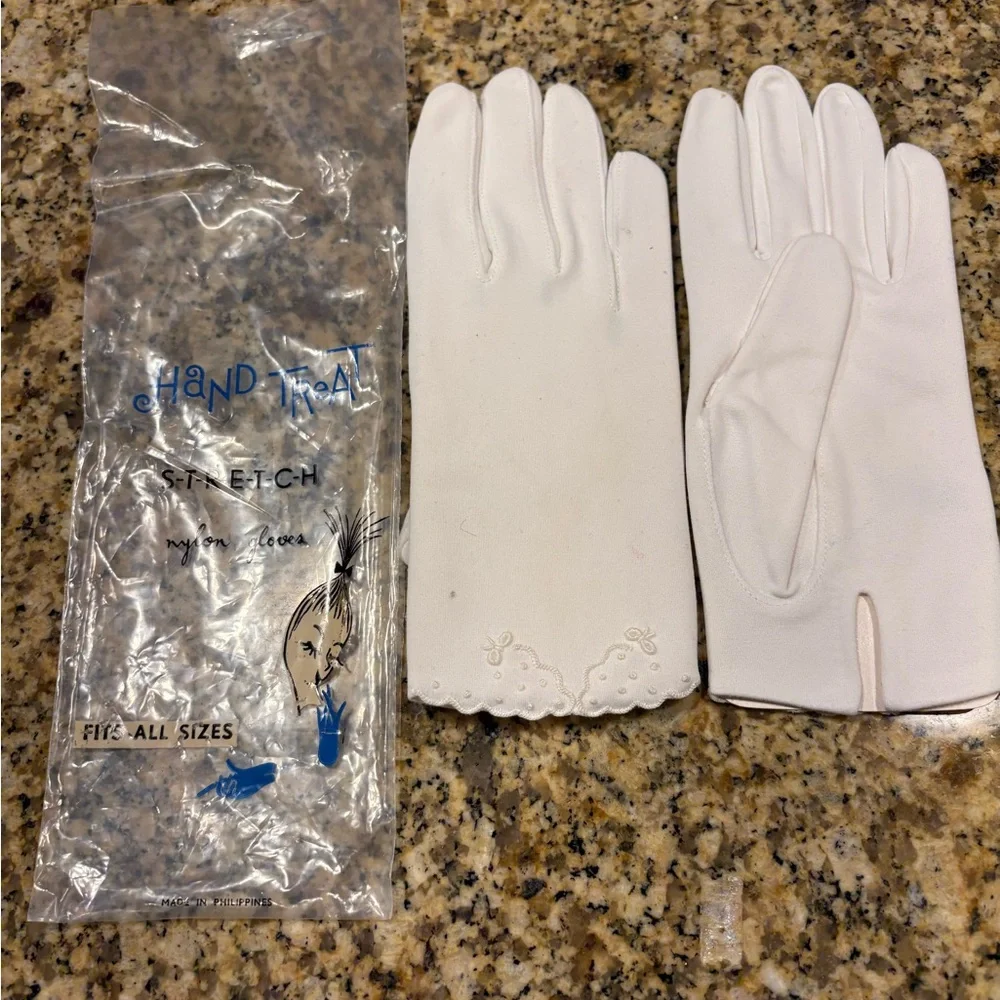 Vintage Ladies Gloves Lot 14 Pair leather fabric pink white black mixed sizes